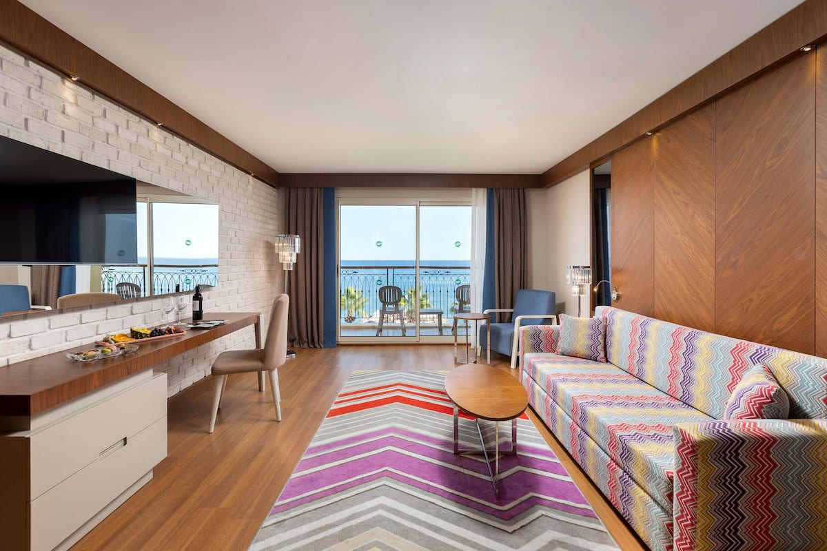 Duplex Family Suite | 2 kamar tidur, seprai premium, minibar gratis, dan brankas