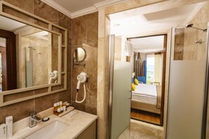Shower, free toiletries, hair dryer, towels - Sherwood Exclusive Kemer (Kemer)