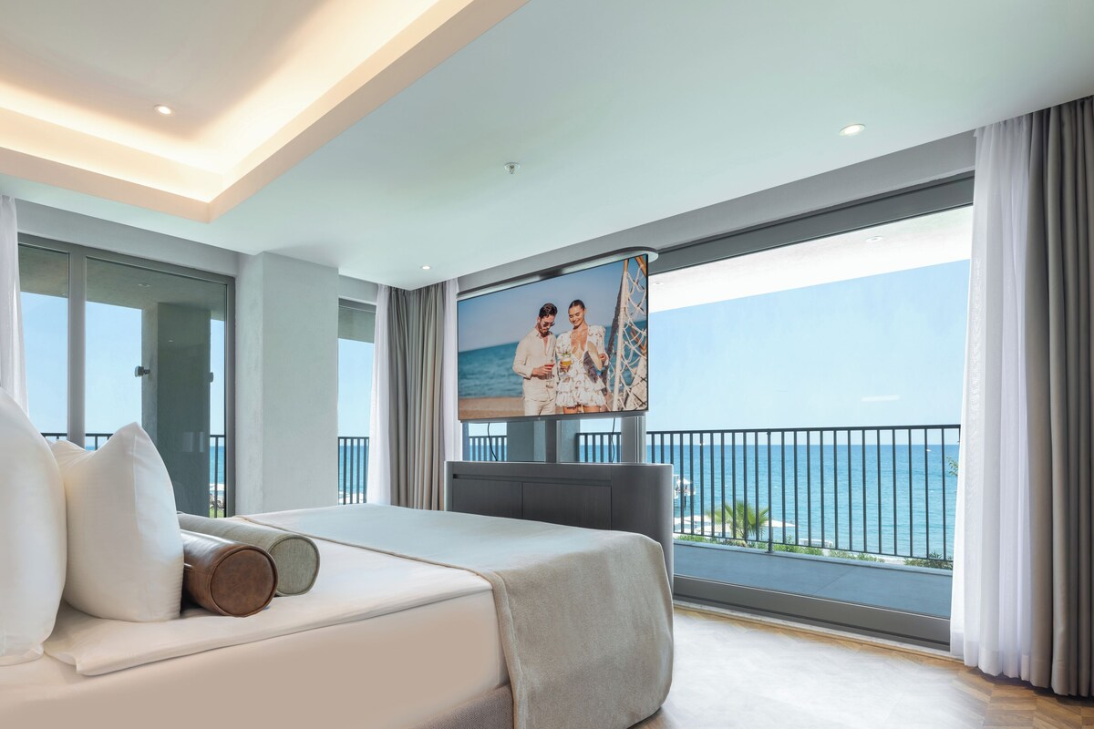 Villa | 2 bedrooms, in-room safe, desk, laptop workspace