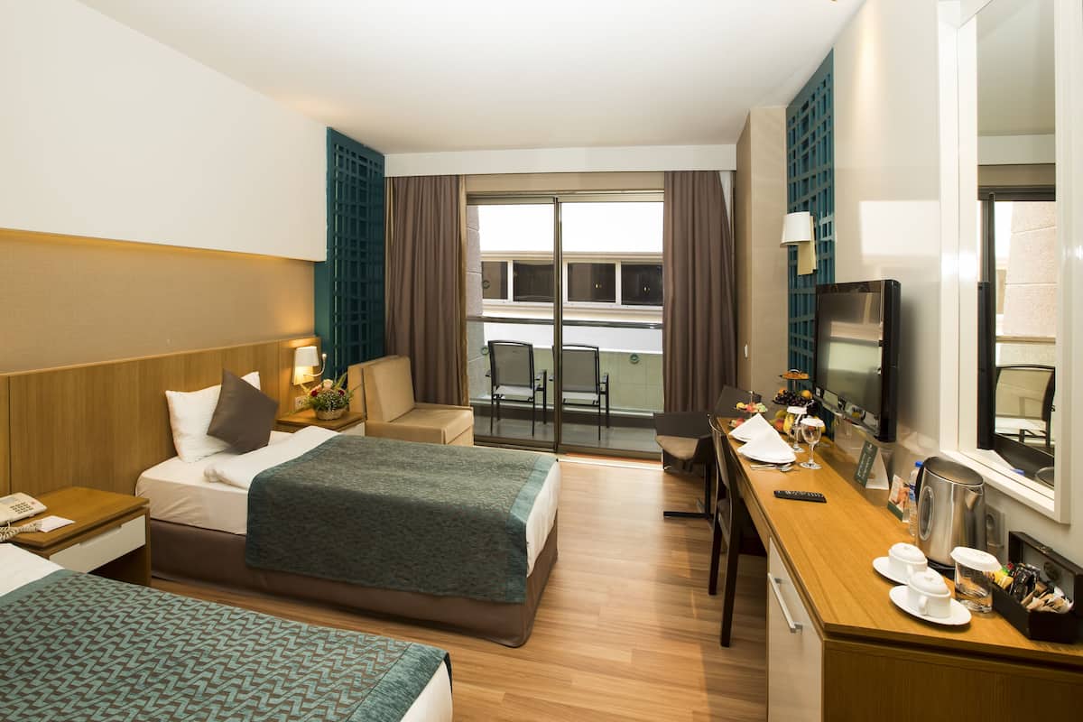 Connection Family Room | Minibar, una scrivania, insonorizzazione, Wi-Fi gratuito