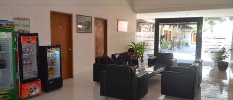 Ruang duduk lobi