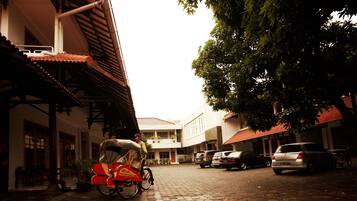 Parkir mandiri gratis