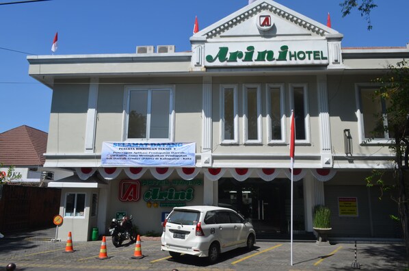 Front of property - Arini Hotel (Surakarta)