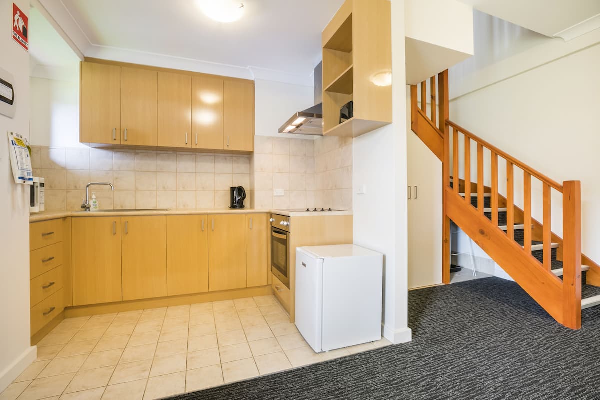 fridge, microwave, stovetop, electric kettle