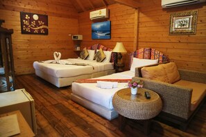 VIP | In-room safe, rollaway beds, free WiFi, bed sheets