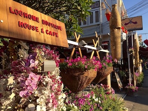 Property entrance - Loghome Boutique (Chiang Mai)
