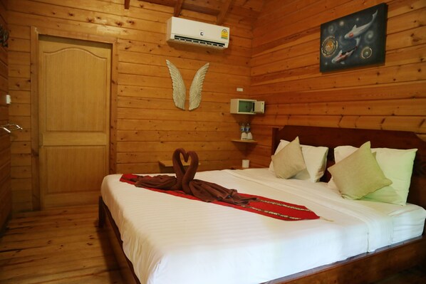 Standard Room | In-room safe, rollaway beds, free WiFi, bed sheets - Loghome Boutique (Chiang Mai)