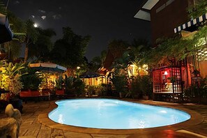 Outdoor pool - Loghome Boutique (Chiang Mai)