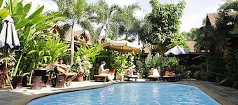 Loghome Boutique