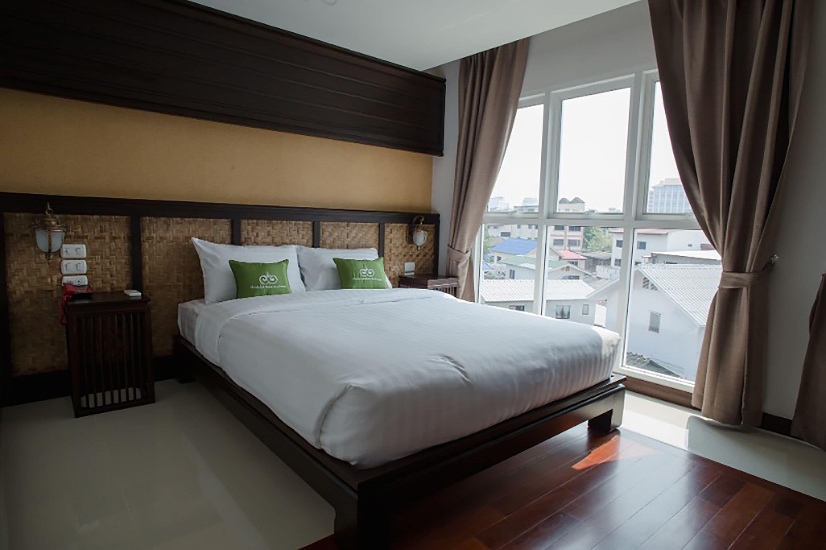 1 bedroom, premium bedding, in-room safe, blackout curtains