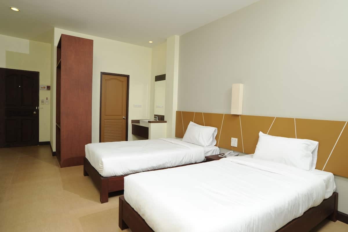 Rollaway beds, free WiFi