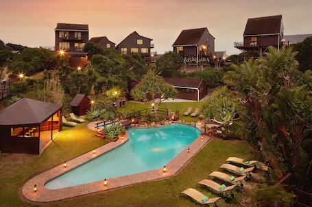 Outdoor pool, sun loungers