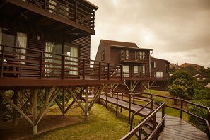 Terrace/patio - First Group Kowie River Chalets (Port Alfred)