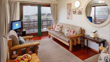 Chalet, 3Â Schlafzimmer, Nichtraucher | Wohnbereich | Fernseher, DVD-Player