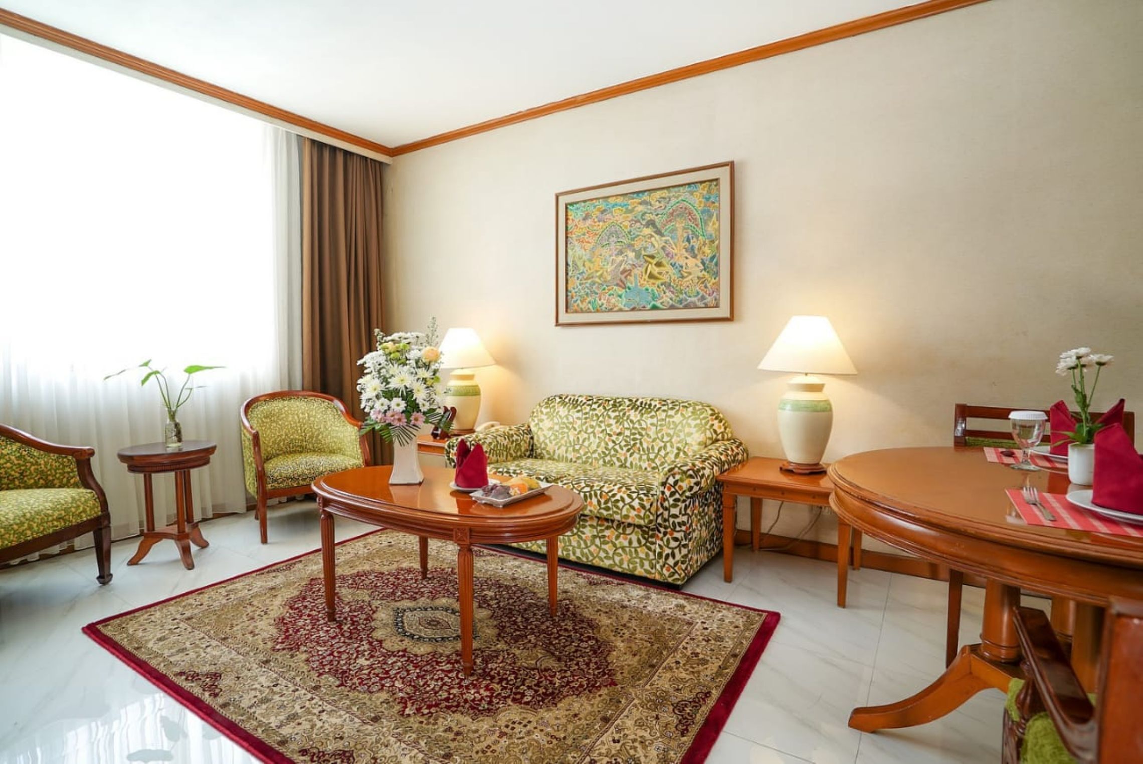 Executive Room | Living area | TV