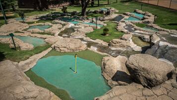 Zona de juegos infantil al aire libre