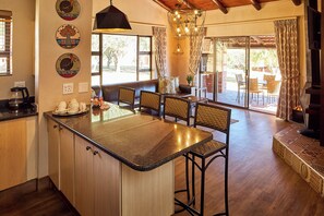 Fridge, microwave, oven, stovetop - First Group Qwantani (Maluti a Phofung)