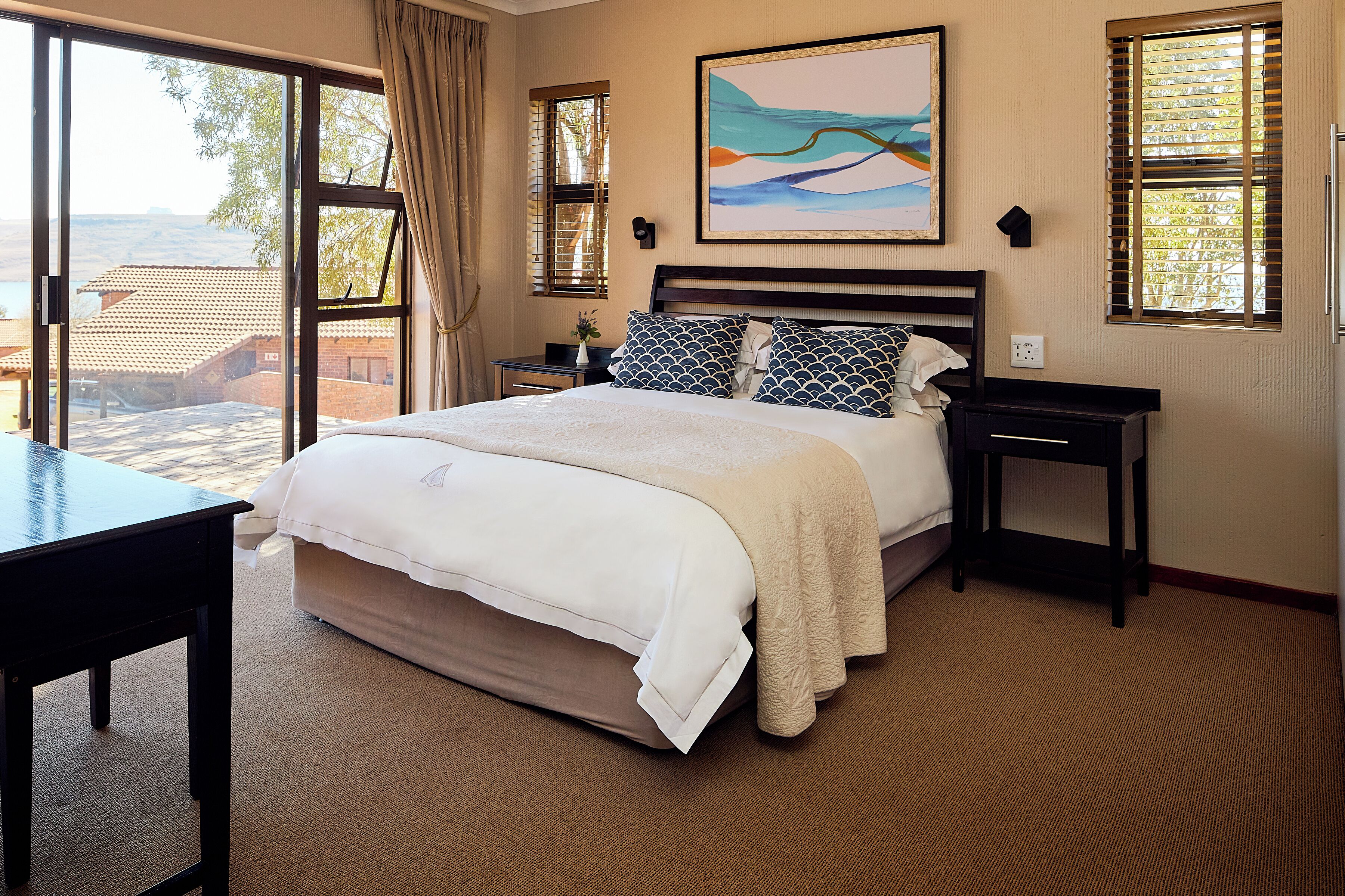 3 Schlafzimmer, Zimmersafe, Schreibtisch, Bügeleisen/Bügelbrett