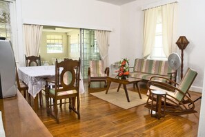 TV - Beverley Apartments (St. Lawrence Gap)