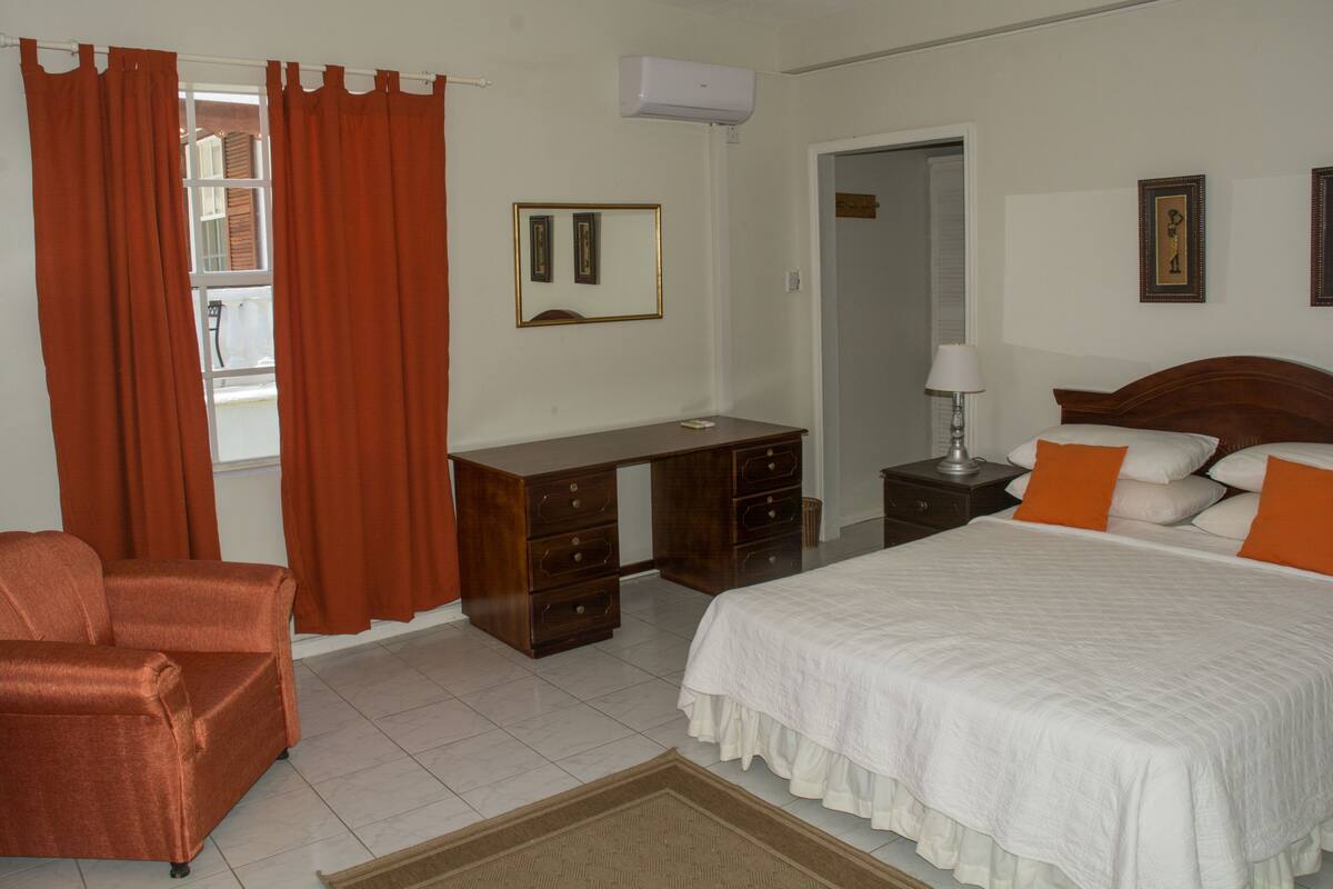 Villa 1 (2 Bedroom Villa with Pool Access)