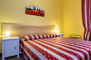 Dundyner, minibar, safe på rommet og skrivebord