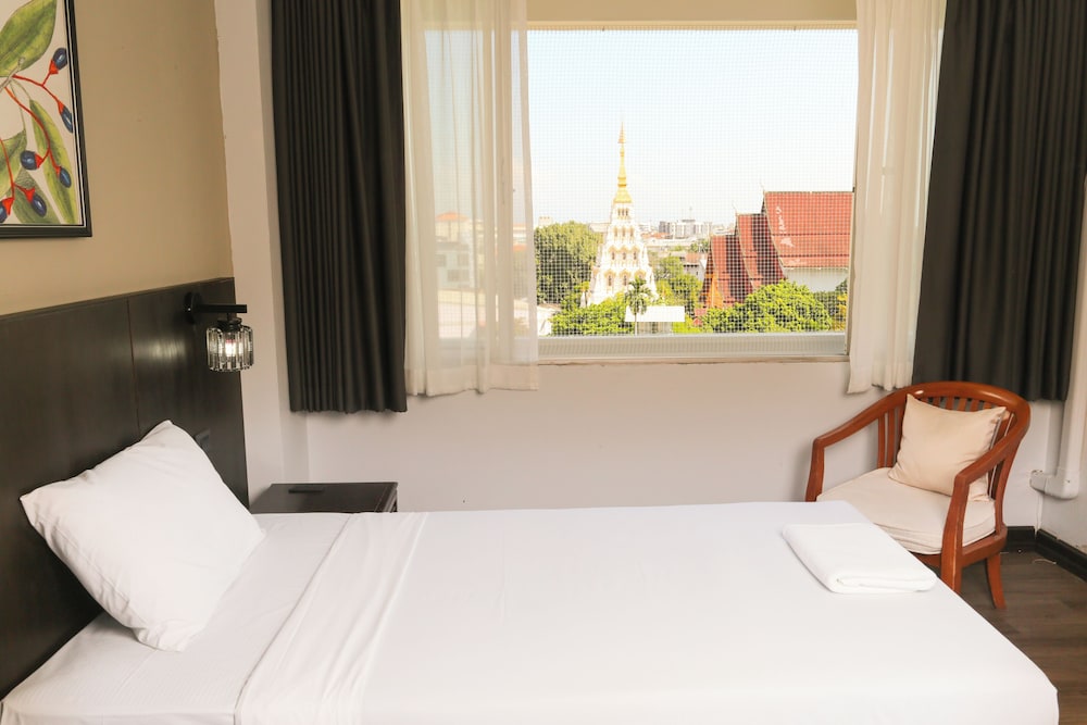 The YMCA International Hotel Chiang Mai by null