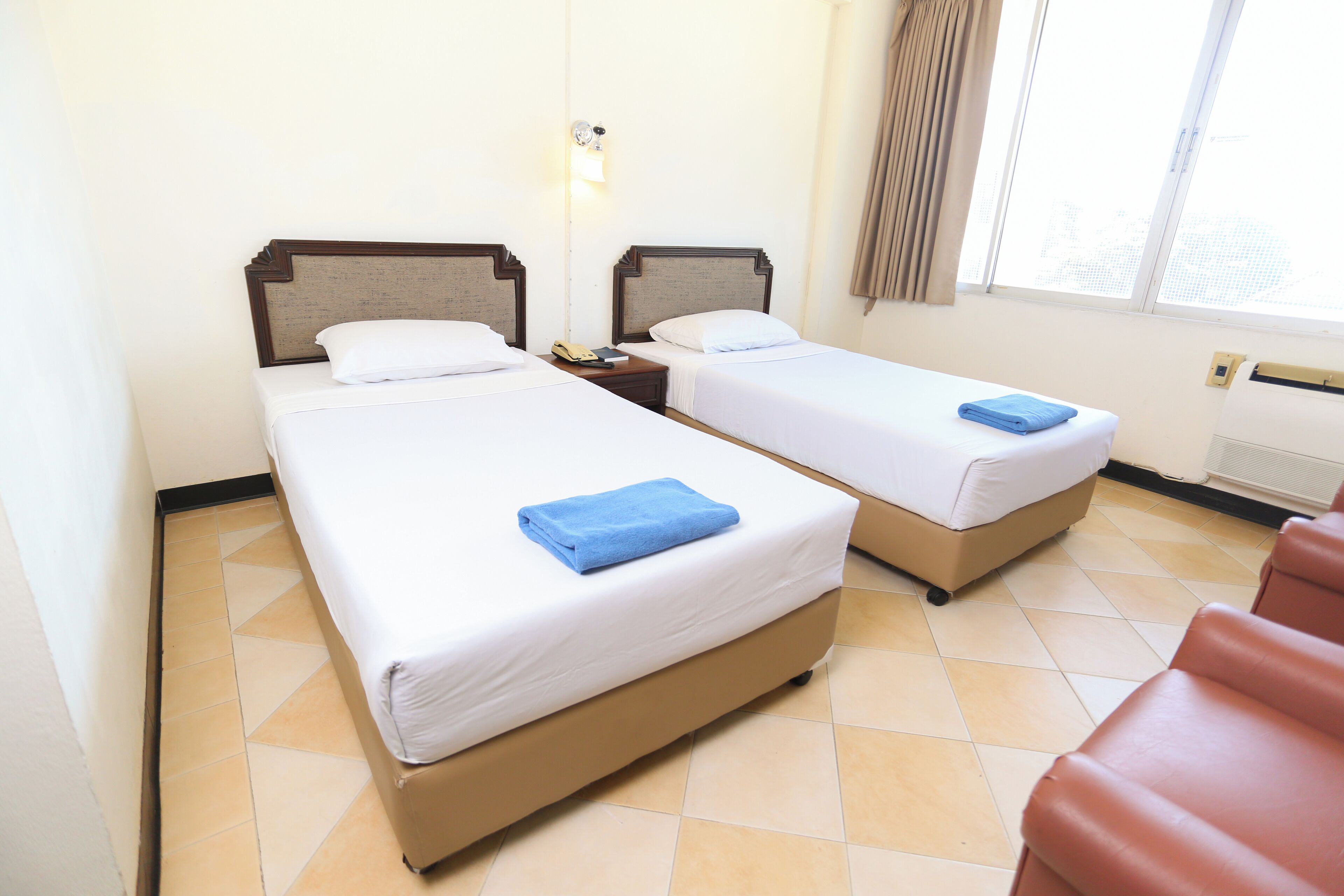 Standard Room | In-room safe, desk, free WiFi