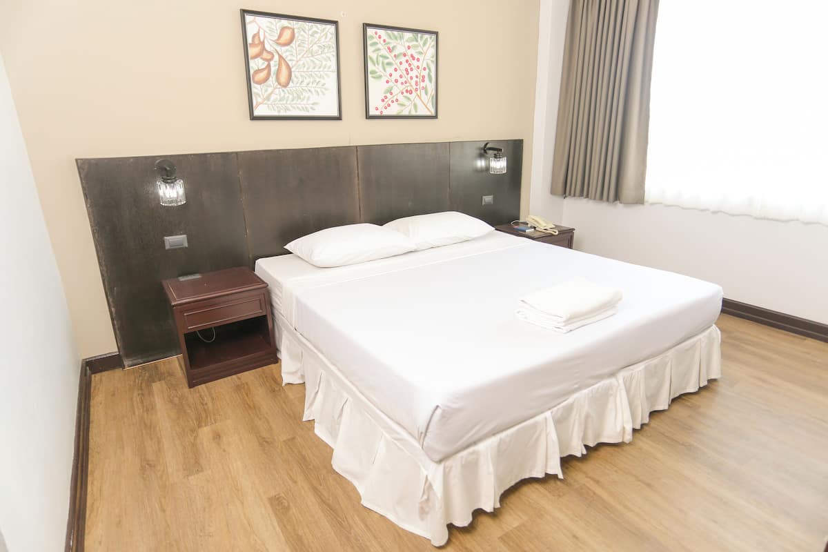 Superior Room | In-room safe, desk, free WiFi