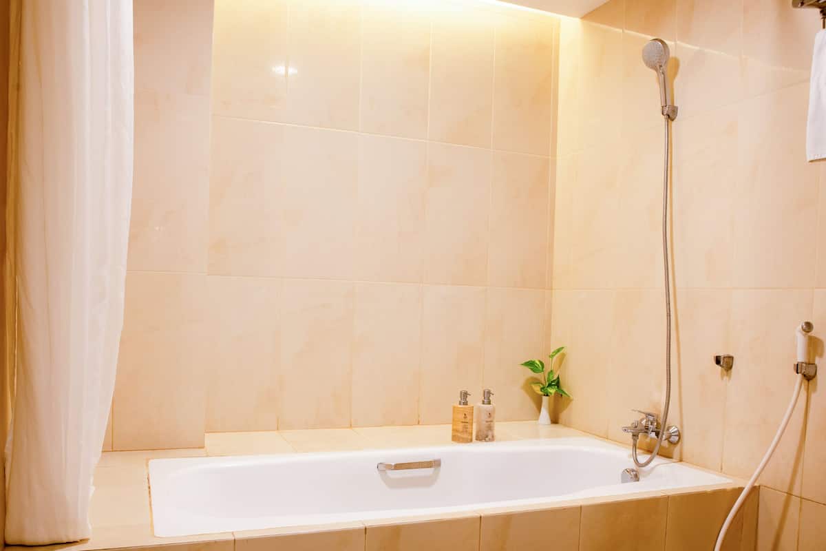 suite | bathroom | shower, rainfall showerhead, free toiletries, hair dryer
