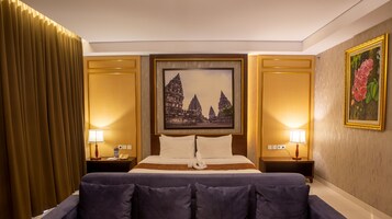 Suite | Minibar, in-room safe, desk, soundproofing