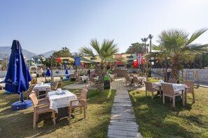 Quầy bar trên bãi biển