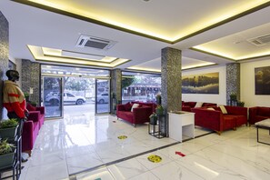 Lobby sitting area - Aslan City Hotel (Alanya)