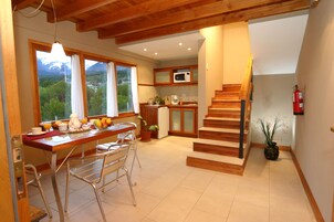 Refrigerador, microondas, cafetera/tetera, tetera/pava eléctrica