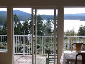 Cottage, 2 Bedrooms, Kitchenette, Ocean View (Shell) | Terrace/patio