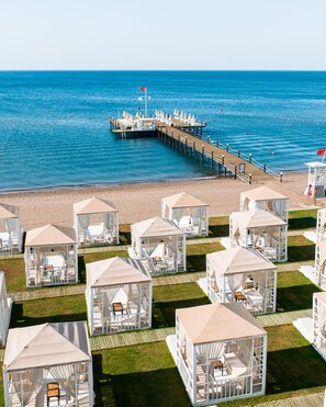 Playa privada en los alrededores y traslado desde/hacia la playa gratis 