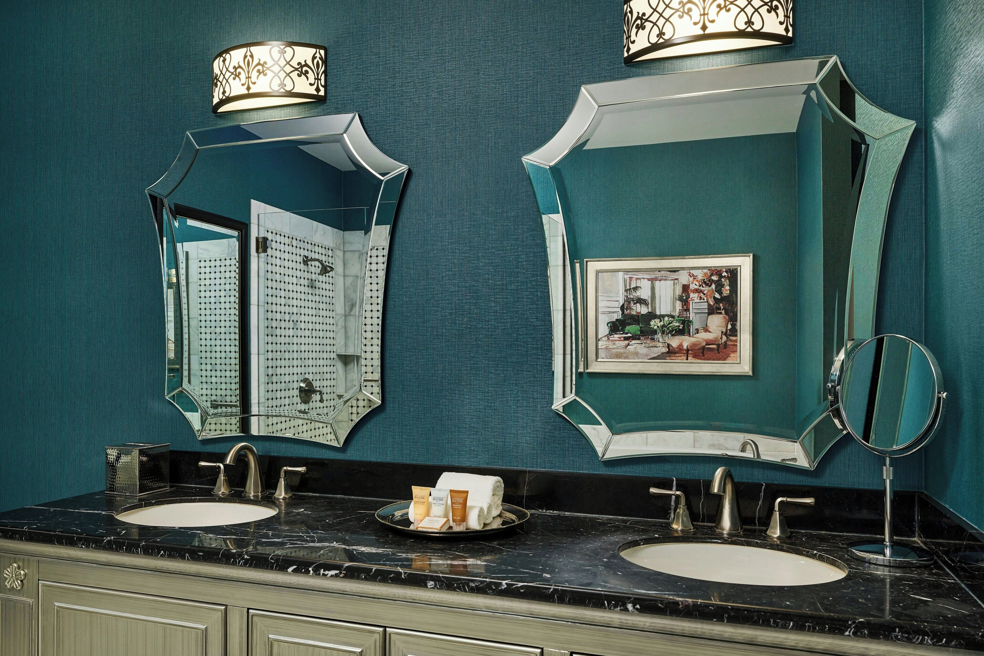 separate bathtub and shower, deep-soaking bathtub, free toiletries