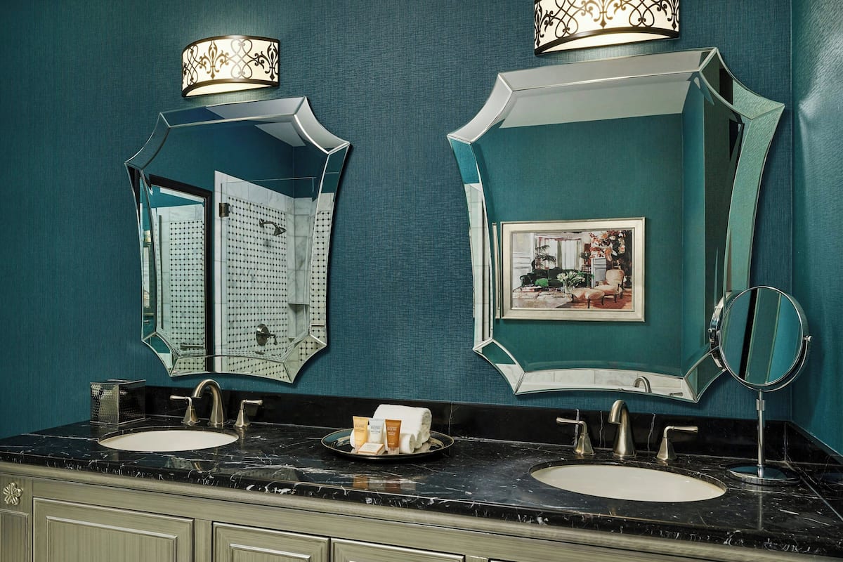 separate bathtub and shower, deep-soaking bathtub, free toiletries