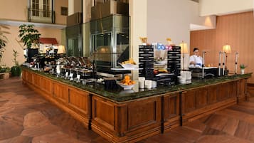 Breakfast and dinner served, American cuisine