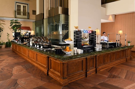 Breakfast and dinner served, American cuisine