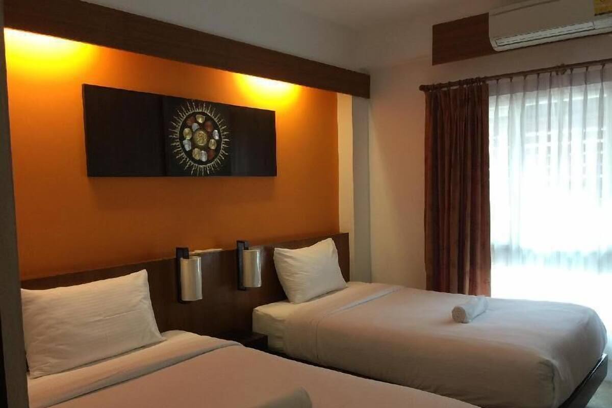 Skrivebord, wi-fi (inkludert) og sengetøy