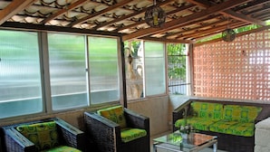 Lobby sitting area - Miraflores Pousada (Salvador)
