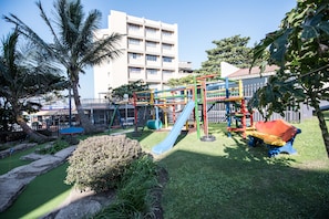 Children’s play area – outdoor