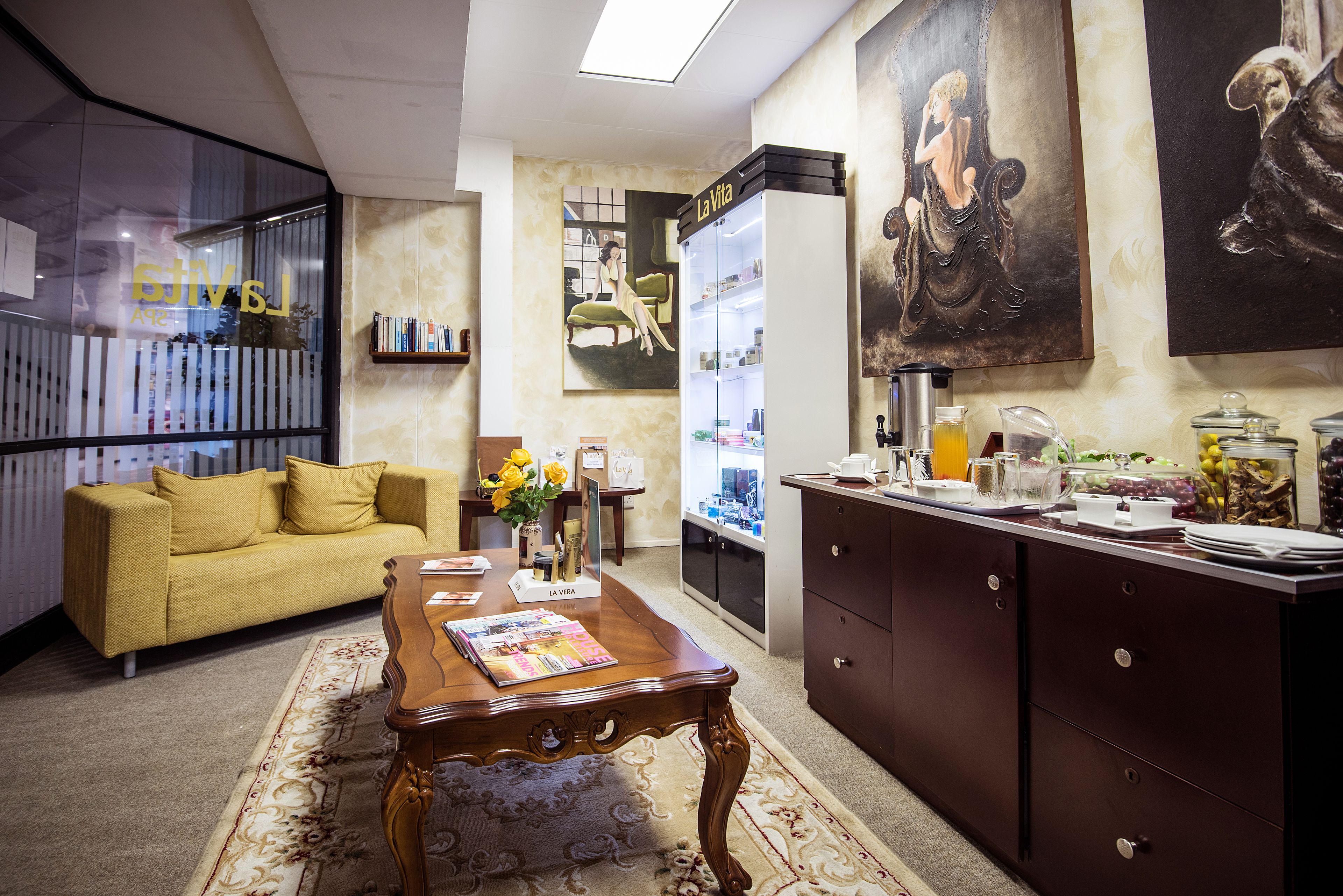 Body treatments, hydrotherapy, aromatherapy, hot stone massages