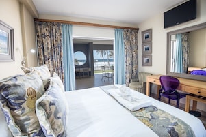 Superior Apartment, 3 Bedrooms, Sea View | 3 bedrooms, in-room safe, desk, iron/ironing board