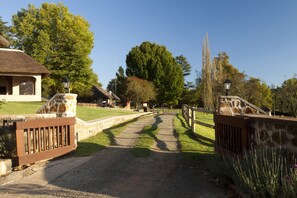 Property entrance - Whispering Waters (Nottingham Road)