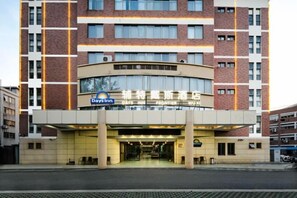 Unclassified image, 3 of 57, button - Days Inn Frontier Wuxi (Wuxi)