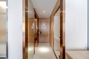 Minibar, escritorio, camas plegables/adicionales y wifi gratis