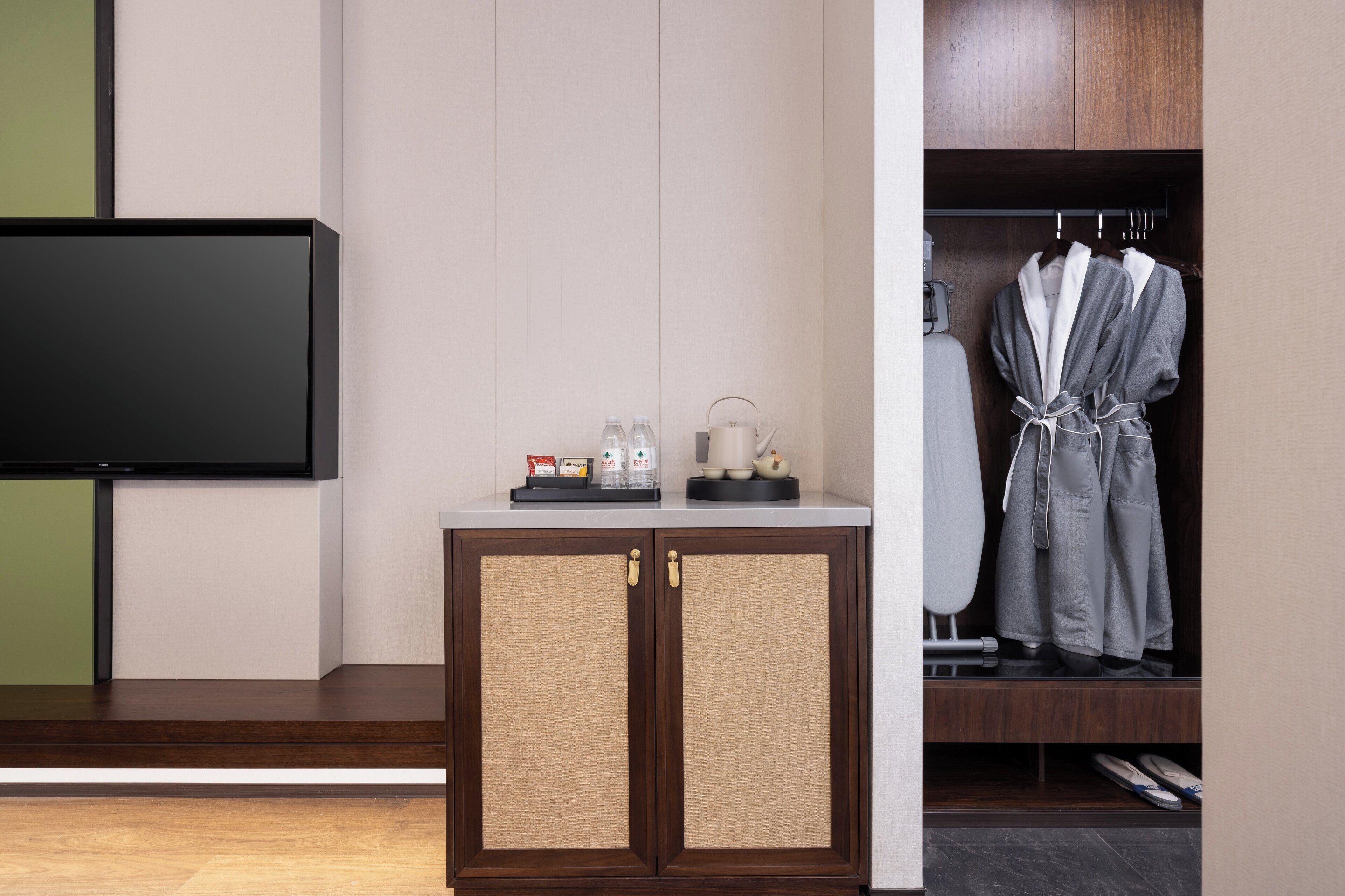 premium bedding, down duvets, minibar, in-room safe