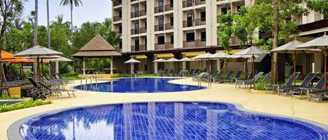 Outdoor pool, open 8:00 AM to 7:00 PM, pool umbrellas, pool loungers