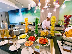 Frühstück, Mittagessen, Abendessen, internationale Küche 